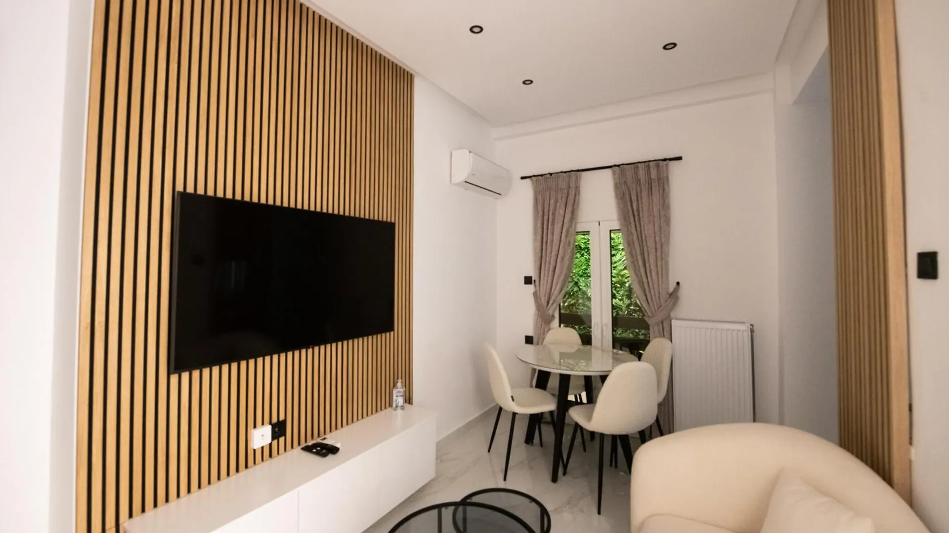 Navarino Lux Suite Салоники